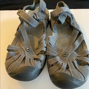 Keens size 10